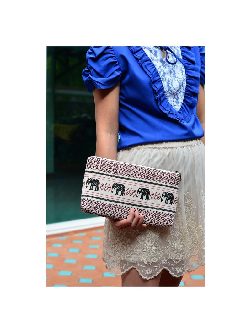 Elephant bag,  Handbags, Wallet, White Bag - 手拿包 - 棉．麻 白色