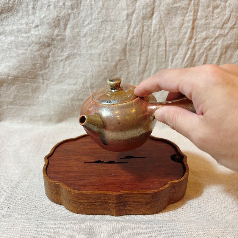 柴燒蘋果金彩側把茶壺 / 柴燒茶具  / 小平凡手作 - 茶壺/茶杯/茶具 - 陶 
