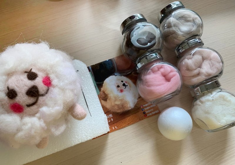 Hanju's Wool Er Peng Peng Lamb DIY Wool Felt Kit (with instructional video) - เย็บปัก/ถักทอ/ใยขนแกะ - ขนแกะ ขาว