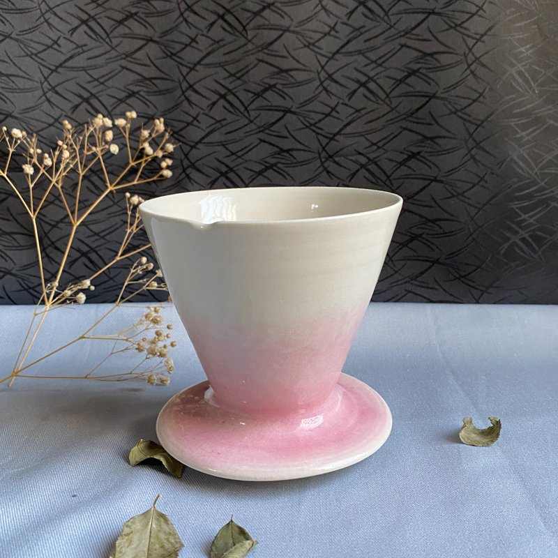 櫻花眼淚。手工陶瓷濾杯 咖啡濾杯 新年禮物 - 咖啡壺/手沖壺 - 瓷 粉紅色