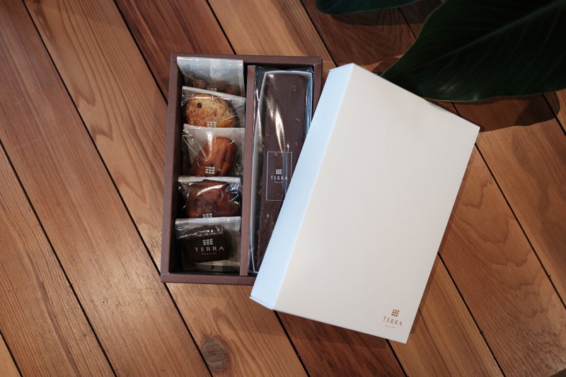 TERRA Room Temperature Dim Sum Gift Box-With Bag - ขนมคบเคี้ยว - อาหารสด สีนำ้ตาล