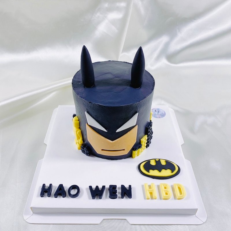 Batman Birthday Cake Shape Customized Cartoon Fondant 4-inch Face-to-Face - เค้กและของหวาน - อาหารสด สีดำ