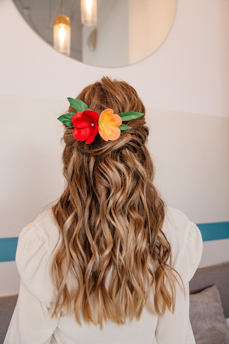 Exotic flowers hair comb, red orange plumeria tropical hair clip, hawaii wedding - 髮夾/髮飾 - 其他材質 紅色