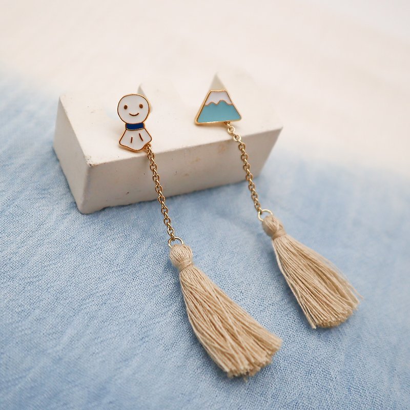 【Fuji】Summer Story Sunny Doll Mount Fuji Japanese Tassel Earrings fuji - Earrings & Clip-ons - Copper & Brass White