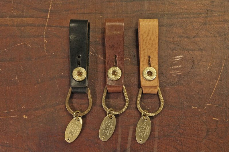 【METALIZE】Leather laurel buckle key ring - ที่ห้อยกุญแจ - หนังแท้ 