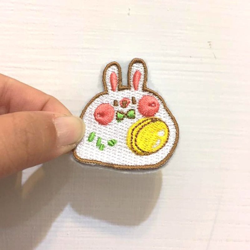 "Dog dog star" original embroidery pin / purse egg rabbit (old version) - เข็มกลัด - งานปัก 