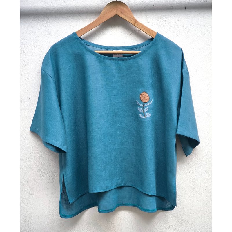 Embroidery | Linen | Round neck shirt, short sleeves, navy blue - 女上衣/長袖上衣 - 棉．麻 藍色