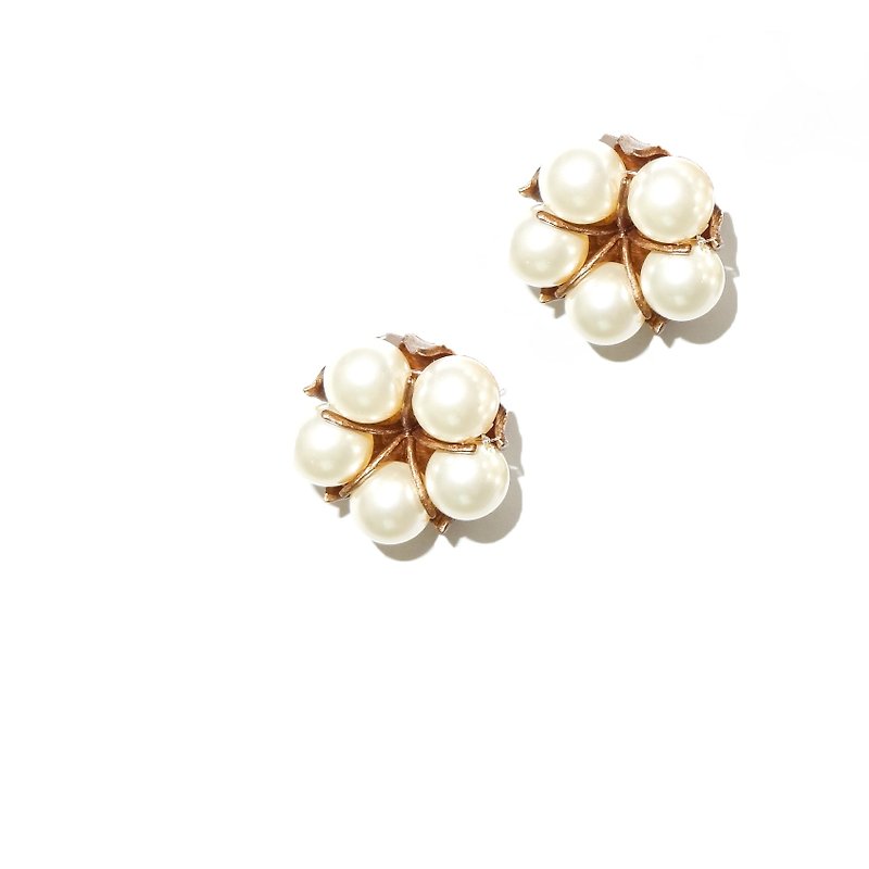 Japanese cotton pearl earrings brown gold cotton pearl earrings pre-order - Earrings & Clip-ons - Enamel Brown