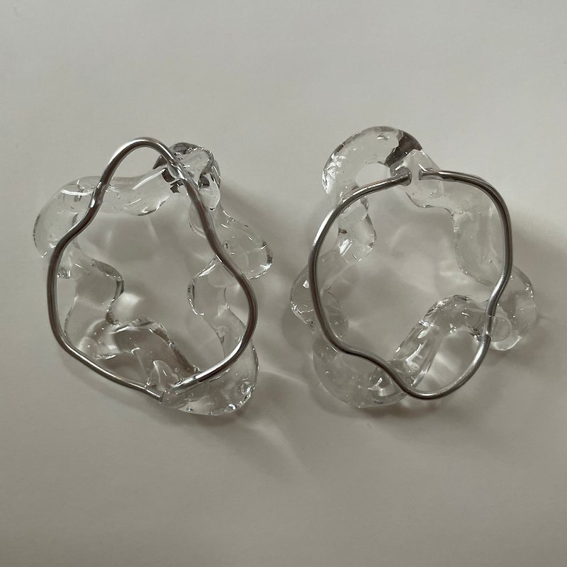 uneune - 耳環/耳夾 - 樹脂 透明