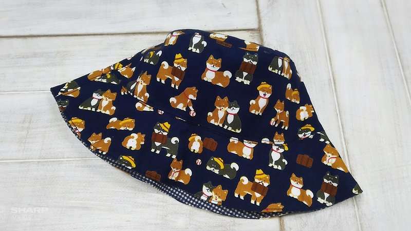 柴犬旅行&藍色格紋雙面漁夫帽 遮陽帽 - 帽子 - 棉．麻 藍色
