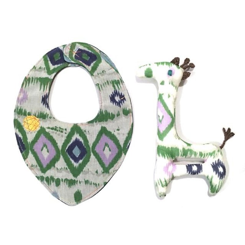 babygift whim giraffe style & Niginigi rattle set - ผ้ากันเปื้อน - ผ้าฝ้าย/ผ้าลินิน สีเขียว