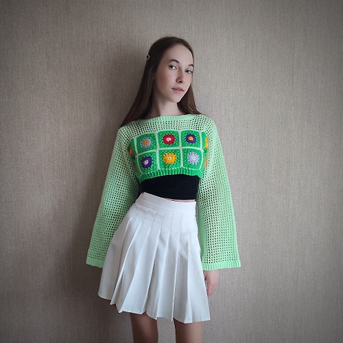 StudioArtOlga Cropped sweater for a girl. Crochet sweater. Crocheted sleeves. Green sweater.