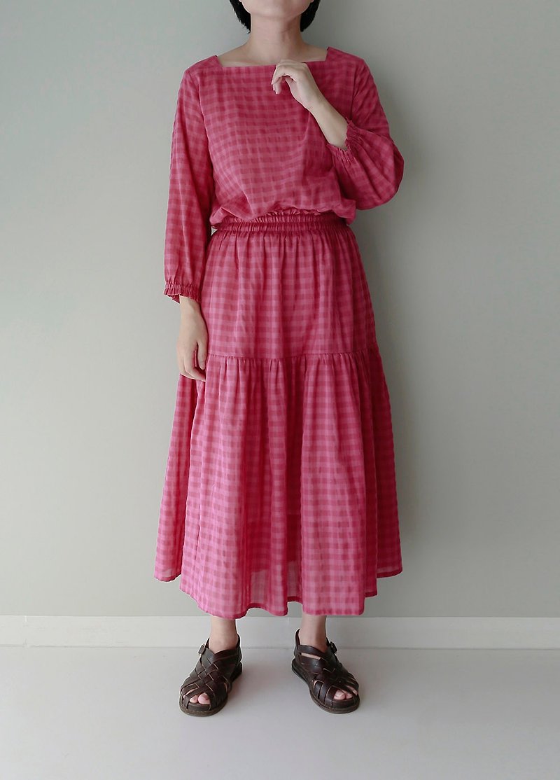 花間盛夏 梅子色 八分袖小衫 優雅寬方領 日本製泡泡肌理輕柔棉 - 女上衣/長袖上衣 - 棉．麻 粉紅色