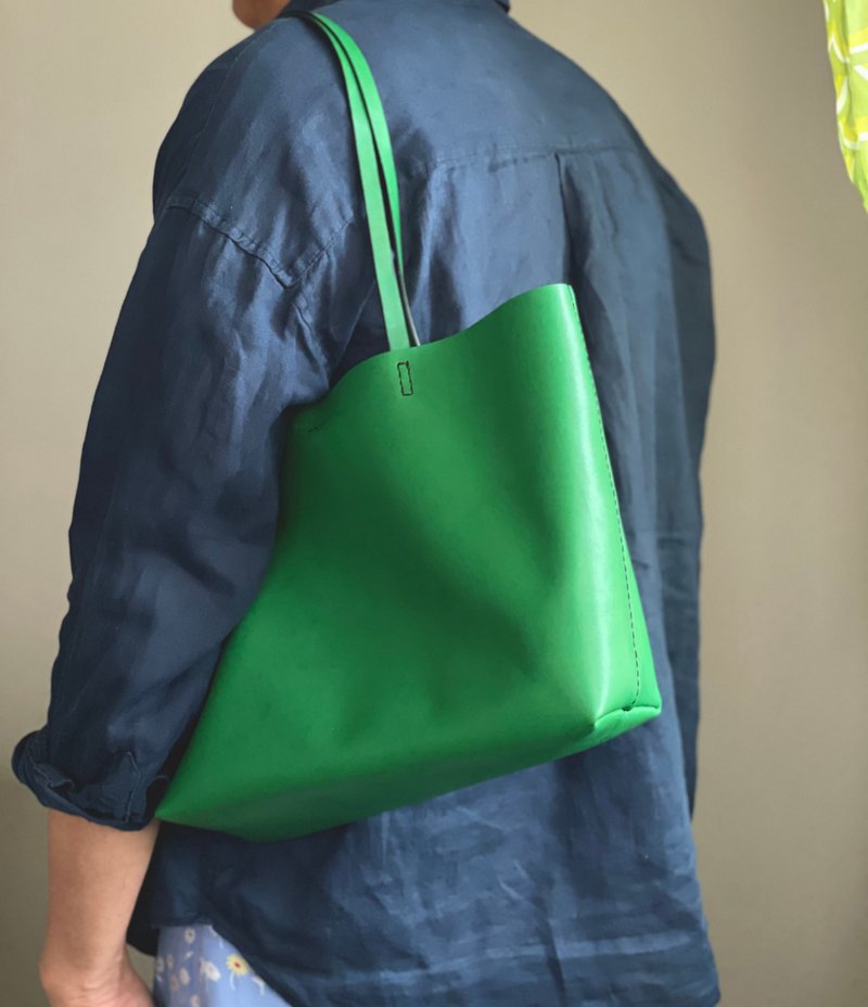 zemoneni 手作 300g 超輕設計 綠色 托特包 tote bag - 手提包/手提袋 - 真皮 綠色
