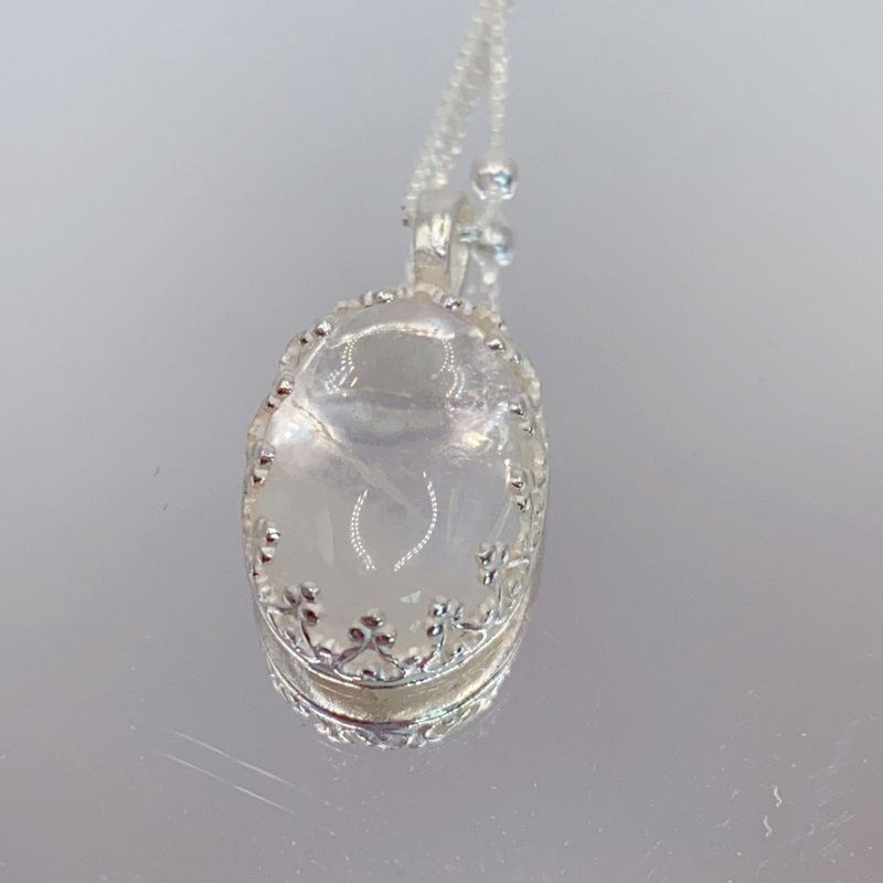 All-White Crystal CLEAR QUARTZ-Lace Metalworking Series - สร้อยคอ - เงิน ขาว