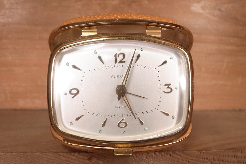 Old bone EUROPA mechanical travel alarm clock VINTAGE - นาฬิกา - โลหะ สีส้ม
