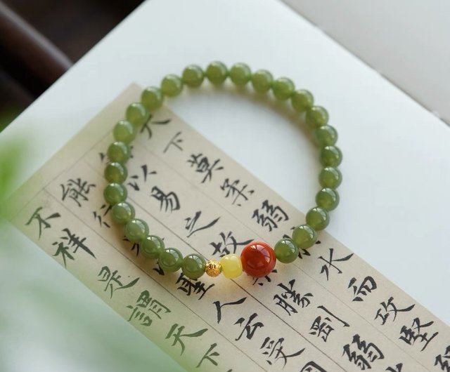 18Kゴールドと翡翠のブレスレット 18Kゴールドと翡翠のブレスレット