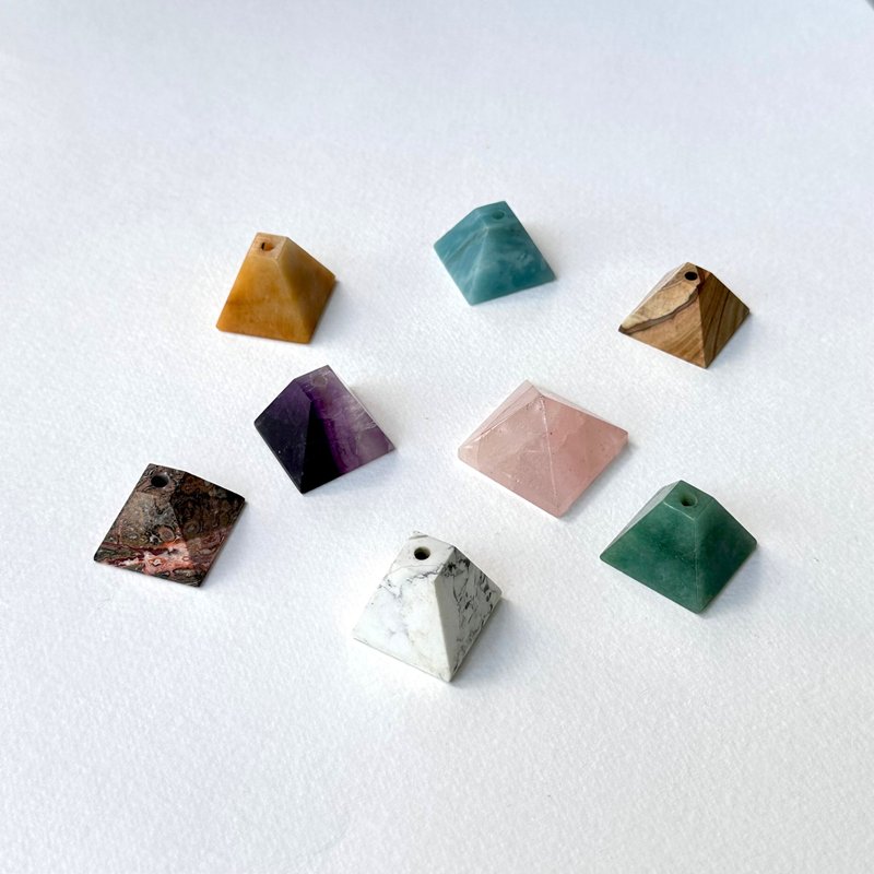 [Small Ornaments] Cute Mini Semi- Gemstone| Pyramid Office Home Healing Device Decoration Gift - Items for Display - Crystal Multicolor