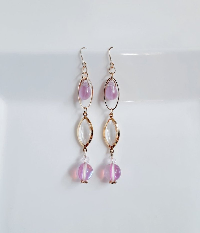 Sharp Acrylic frame stone and lunar flash earrings, pink, teardrop beads, glass beads, birthday gift, hypoallergenic earrings or Clip-On can be changed - ต่างหู - แก้ว สึชมพู