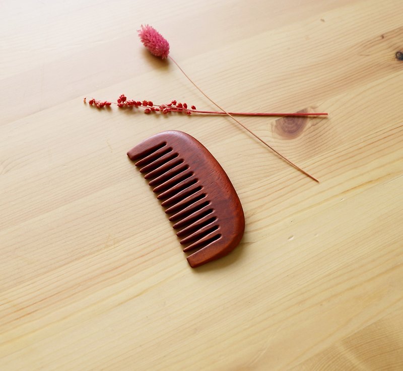 紅酸枝半月扁梳 - 彩妝刷具/鏡子/梳子 - 木頭 