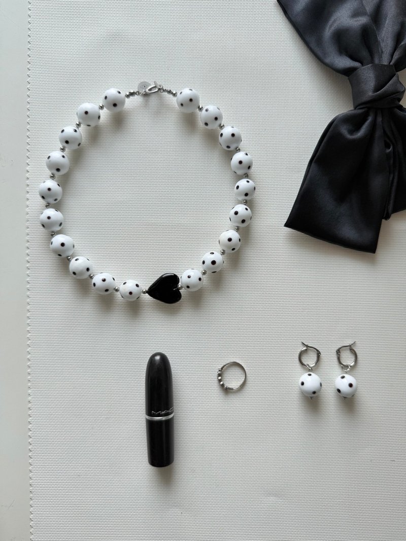 Polka Dot Necklace, Round Dot Bead Necklace, Heart, Murano Glass, Handmade - 項鍊 - 玻璃 白色