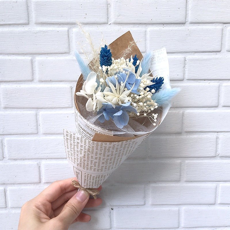Eight-color party bouquet-pearl blue-dry mixed flowers / wedding small things / graduation bouquet - ช่อดอกไม้แห้ง - พืช/ดอกไม้ 