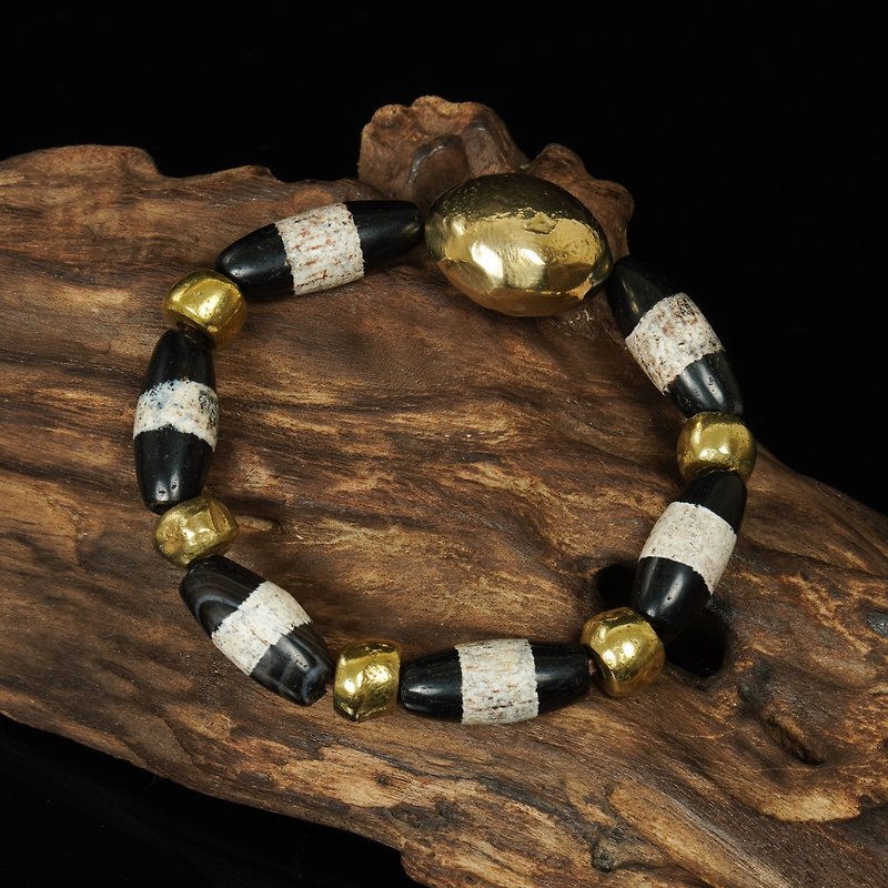 Burmese oblate shape. Rosary type. Talong mantra beads. Indian black and white ancient bead bracelet - สร้อยข้อมือ - วัสดุอื่นๆ 