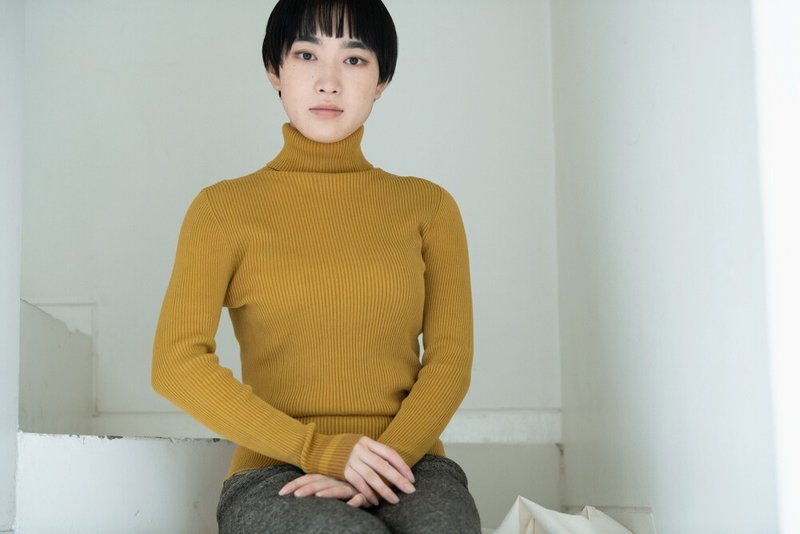 【山桃染め】Organic Cotton無縫製　Cuff borderリブタートルセーター - 女上衣/長袖上衣 - 棉．麻 橘色
