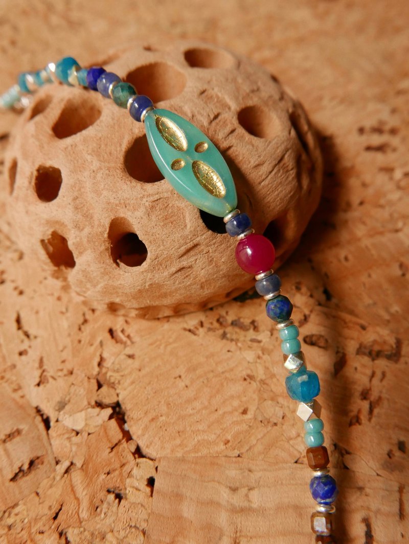 Gemstone Bracelet/Blue Apatite/Lapis Lazuli - สร้อยข้อมือ - หิน สีน้ำเงิน