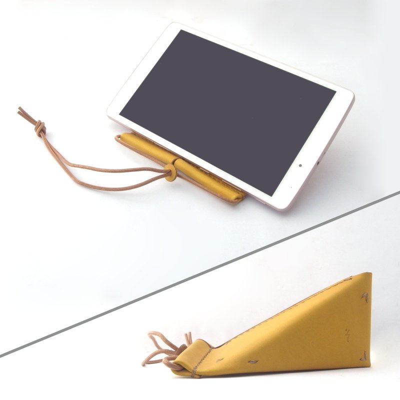 【タブレット・スマホスタンド】革 きはだ染め 草木染め 折りたたみ式 2way 持ち運び可 手作り【oruto/おると】 - 手機/平板支架 - 真皮 黃色