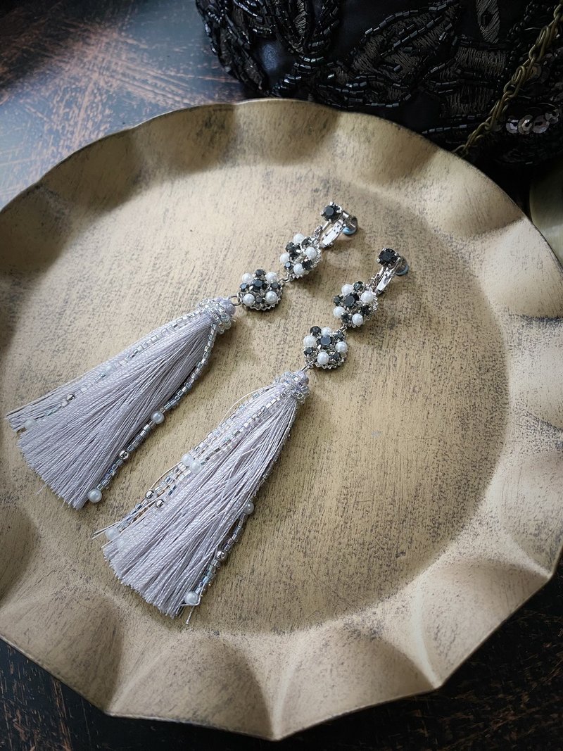 Milan Catwalk Crystal Pearl Fashionable Silver Tassel Earrings - Earrings & Clip-ons - Other Man-Made Fibers Silver