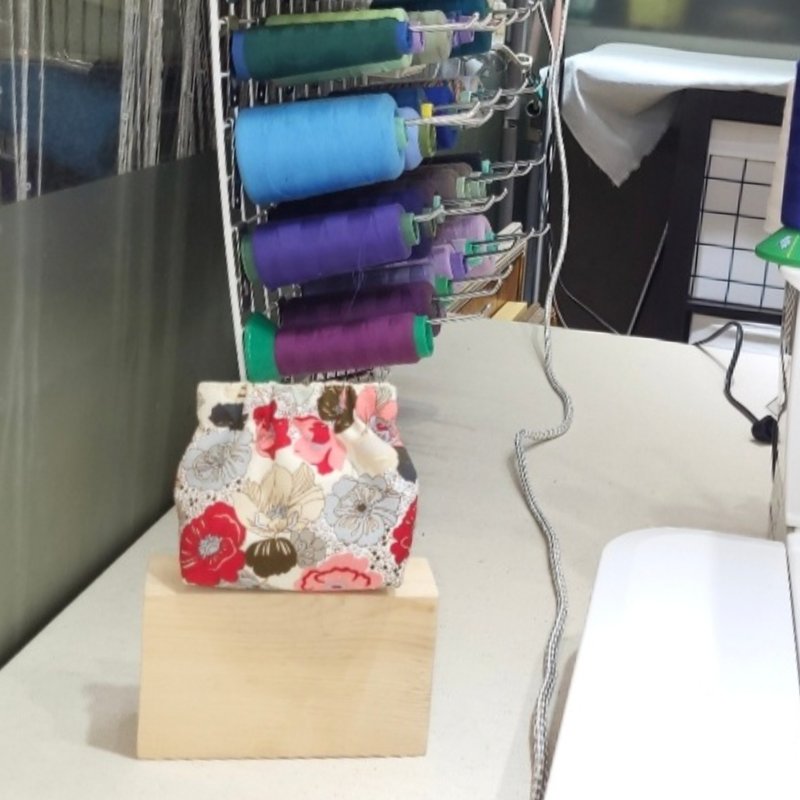 One-on-one machine sewing experience class in Taipei - Knitting, Embroidery, Felted Wool & Sewing - Cotton & Hemp Multicolor