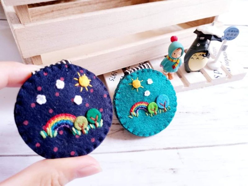 八卦符尺寸平安符袋~彩虹刺繡款~5cm不織布 - 平安符袋 - 聚酯纖維 多色
