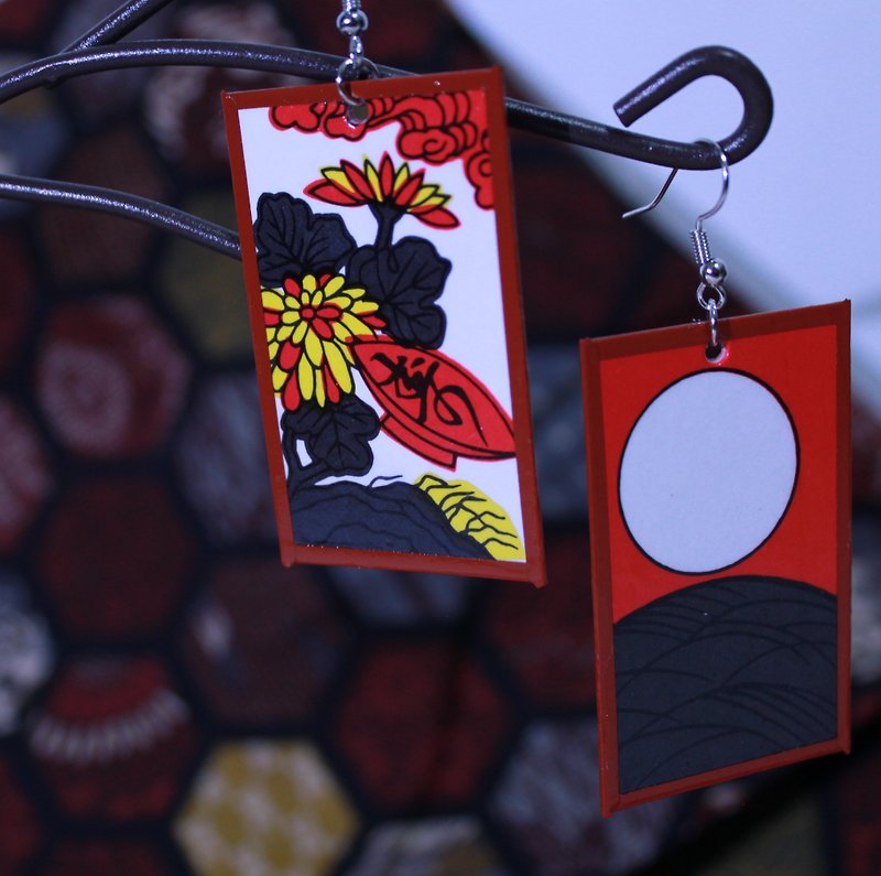 Hanafuda earrings / have a cup of sake with a tsukimi - Earrings & Clip-ons - Paper 