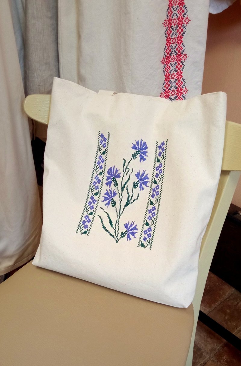 The tote bag is large with long handles, hand-embroidered ornaments - 手提包/手提袋 - 棉．麻 多色