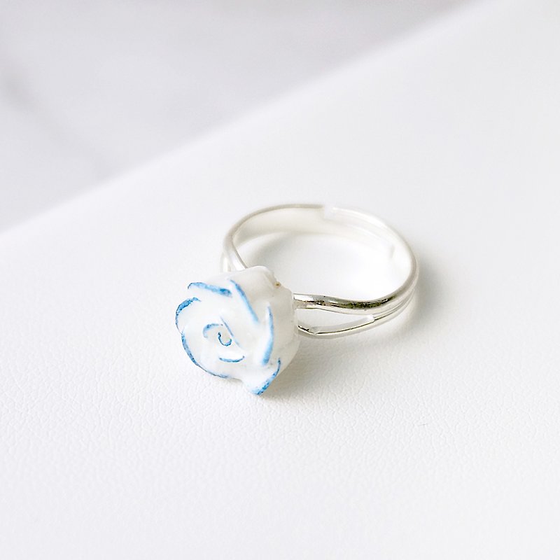 青花瓷風玫瑰戒指 手工黏土裱花 - 戒指 - 黏土 藍色