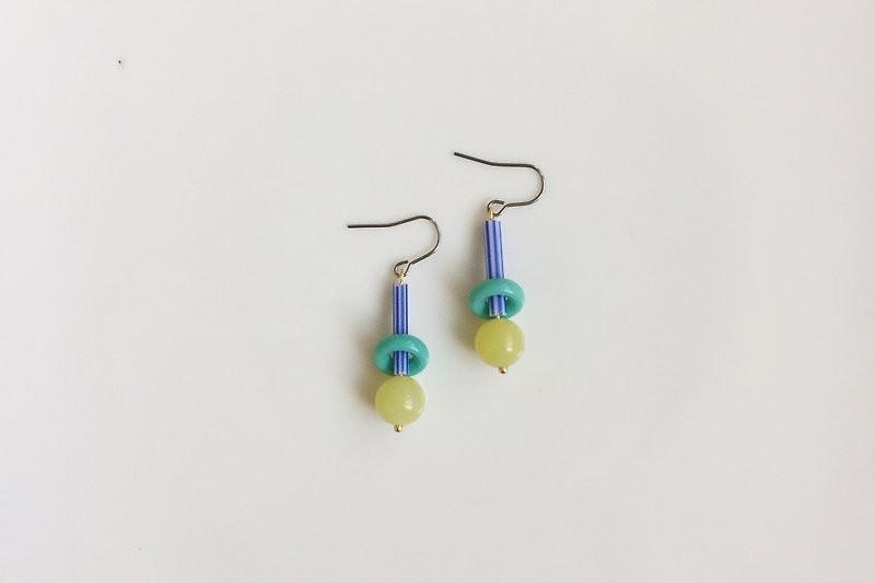 Lemon powder kuih natural stone antique bead earrings - Earrings & Clip-ons - Gemstone Blue