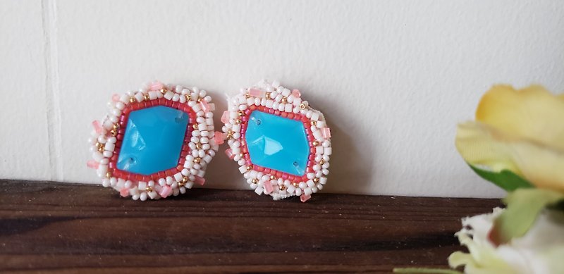 ブルー珊瑚のイヤリング - 耳環/耳夾 - 塑膠 藍色