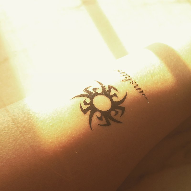 TOOD 紋身貼紙 | 手臂位置圖騰太陽刺青圖案紋身貼紙 (4枚) - 紋身貼紙 - 紙 黑色