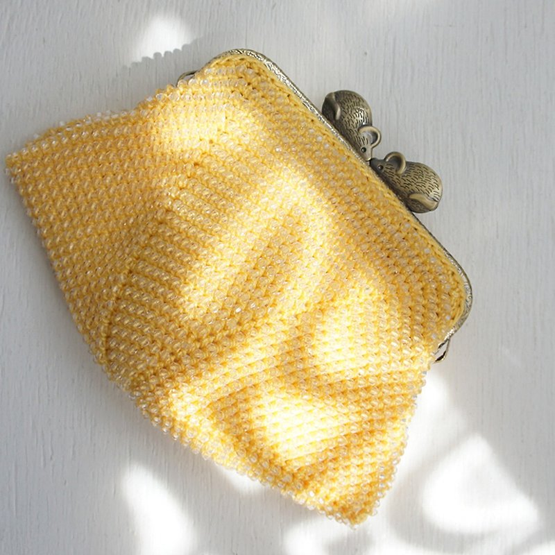 Ba-ba handmade Acrylic beads crochet coinpurse No.1065 - กระเป๋าเครื่องสำอาง - วัสดุอื่นๆ สีเหลือง