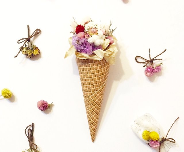 ドライフラワー ドライフラワー ドライフラワー 夏 夏の尾の小さな花束のアイスクリームブーケ ショップ 花 時間 Hana And Time 観葉植物 Pinkoi