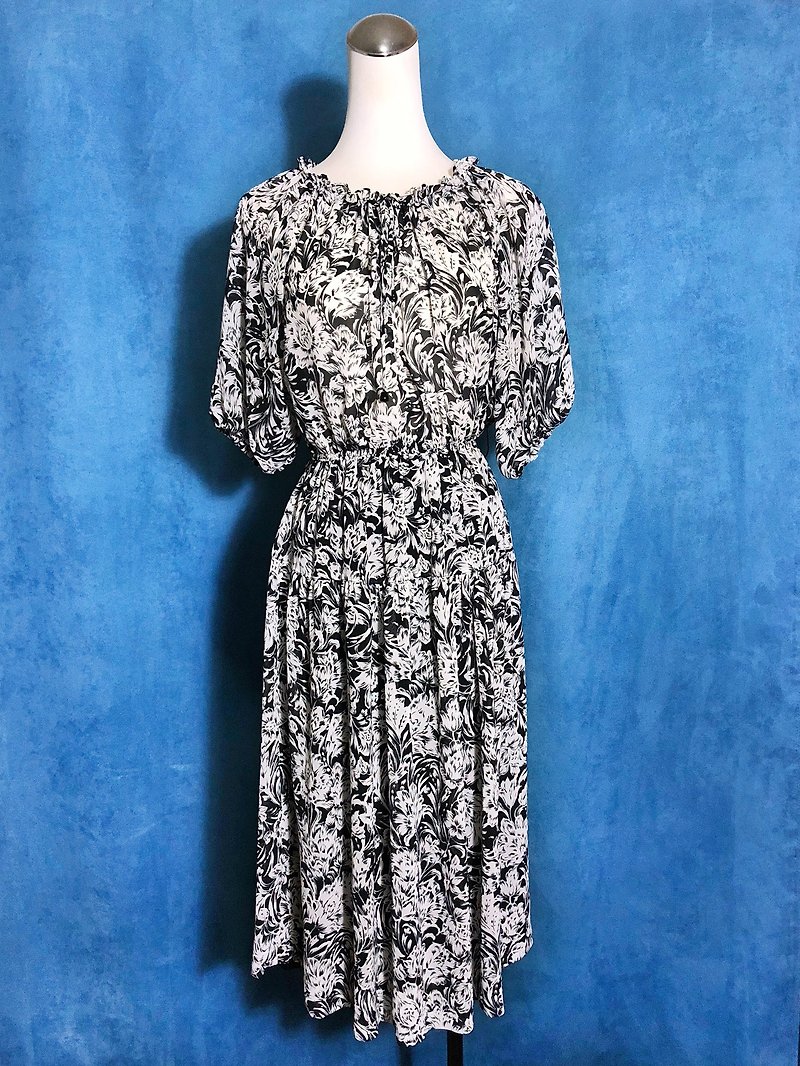 Flower Chiffon Short Sleeve Vintage Dress / Bring back VINTAGE abroad - One Piece Dresses - Polyester White