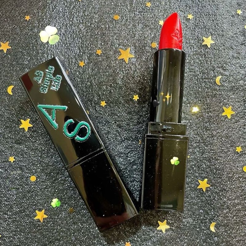 [Matte Lipstick-Tomato Red] Moisturizes lips, smoothes lip lines, refreshes color, Made in Macau, Leersheng - Lip & Cheek Makeup - Other Materials 