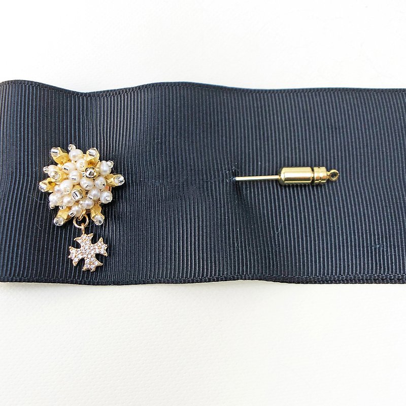 Elegant Pearl 14kgf Brooch 【Japanese Style Brooch】【New Year Gift 】925 Silver Pin - Brooches - Pearl Gold