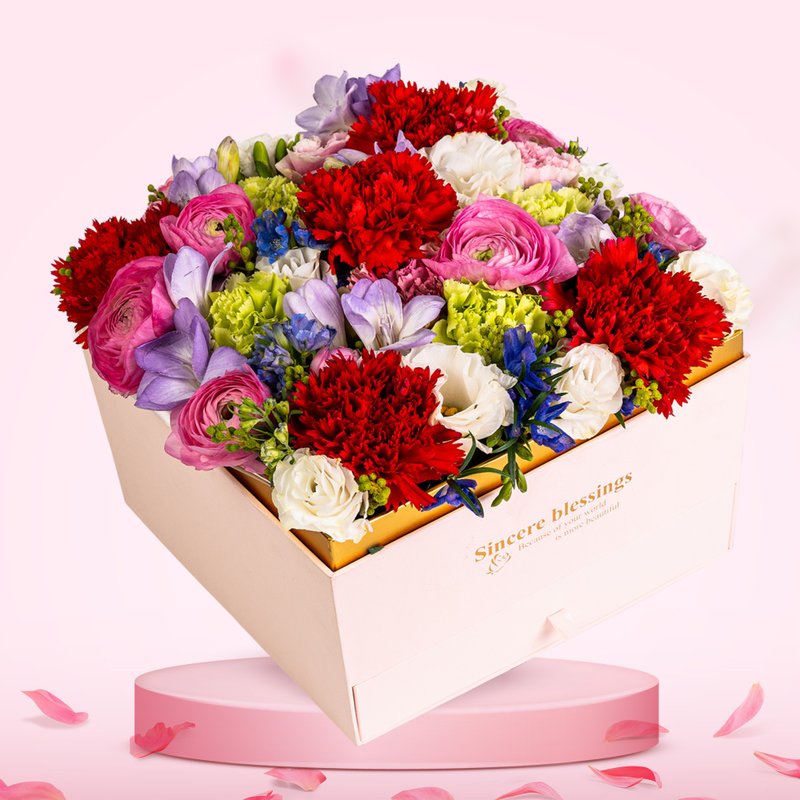 鮮花花盒 (康乃馨、香雪蘭、桔梗、小足球及及其它襯花) GF00114 - 盆栽/植栽 - 植物．花 