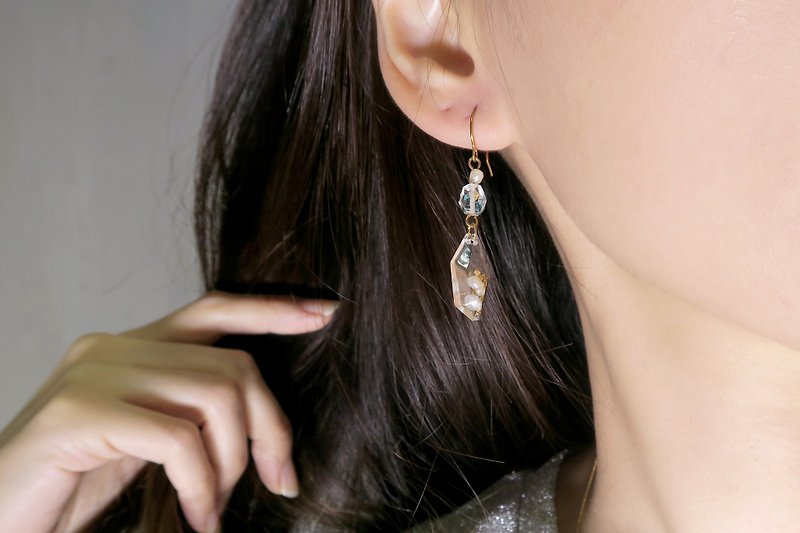 OUD Original.14Kgf. Min Baroque Pearl. Aquamarine Shells Drop Earring/Clip-on - Earrings & Clip-ons - Shell Green