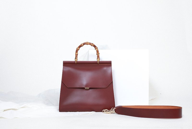 Bamboo Messenger Bag / Reddish Brown / Leather / Handbag - กระเป๋าแมสเซนเจอร์ - หนังแท้ 