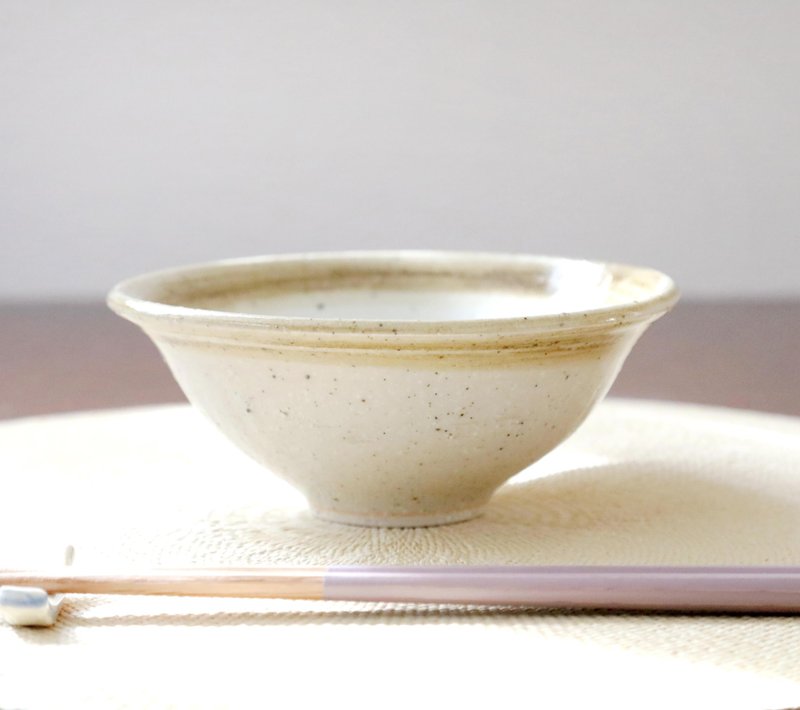 Rice bowl with white granite clay and rust brush grain 3 - ถ้วยชาม - ดินเผา สีกากี