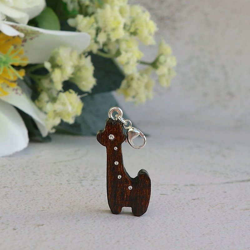Giraffe wooden charm - พวงกุญแจ - ไม้ สีนำ้ตาล