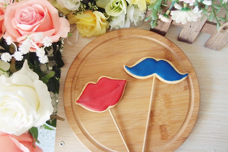 【Dream wedding small objects】 miss (red lips) & mr (beard) lollipop cookies (10 into) - คุกกี้ - อาหารสด 